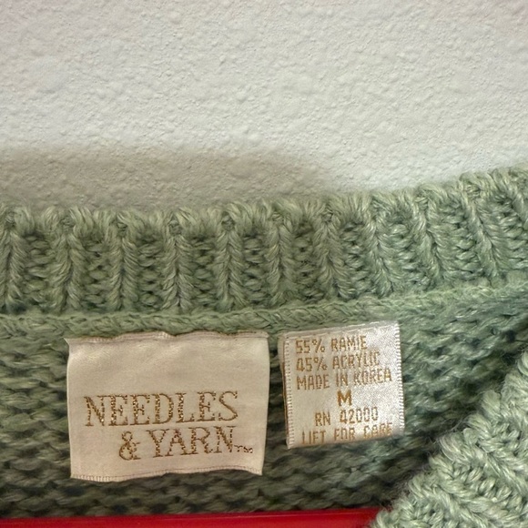 Green and Pink Vintage Grannycore Ramie Cotton Floral Sweater women’s Medium - Picture 3 of 4